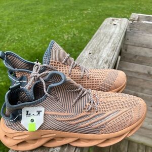 Men’s LT tennis shoes